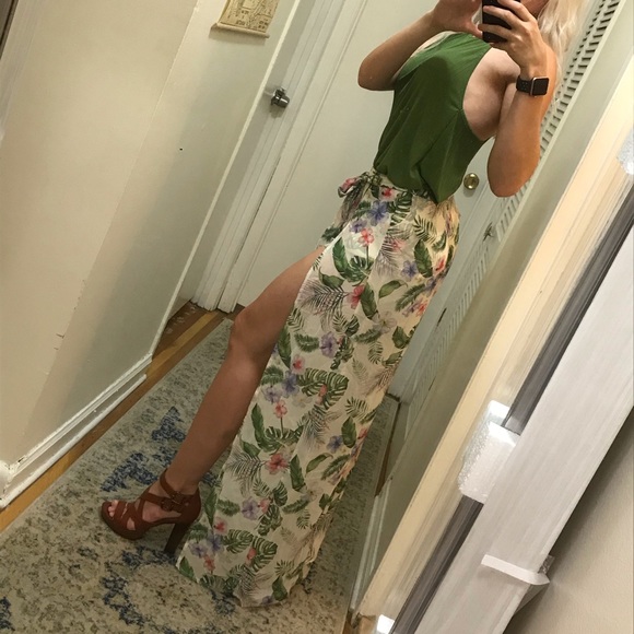 NWT Spring Floral Flowy Shorts/Pant - Picture 5 of 8